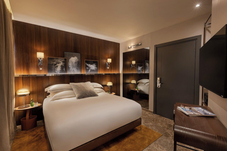 Bedroom 5, Fiori 41
