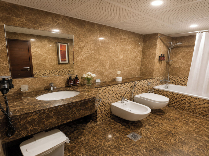 Bathroom 5, Tulip Creek Hotel Apartments, Dubai