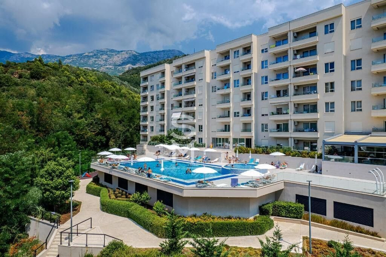 Exterior & Views 2, Status M Apartments 98