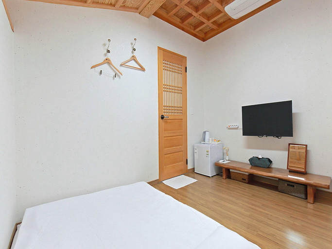 Bedroom 2, Cheonggong Hanok Stay, Gyeongju