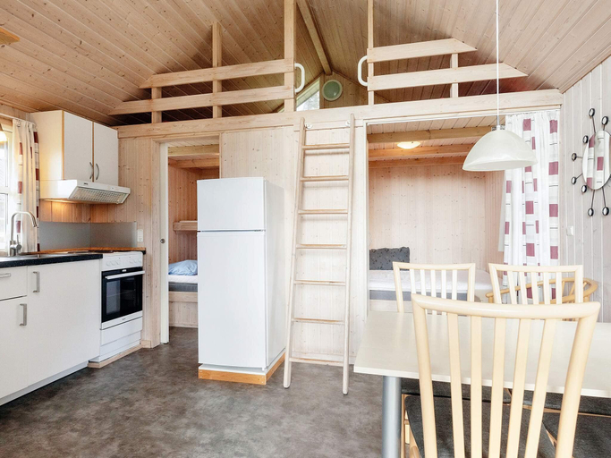 Others 4, Cozy cabin in camping resort, Hjørring