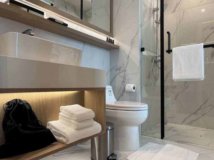 Bathroom 5, Laya Suites and Residences, Phuket Island