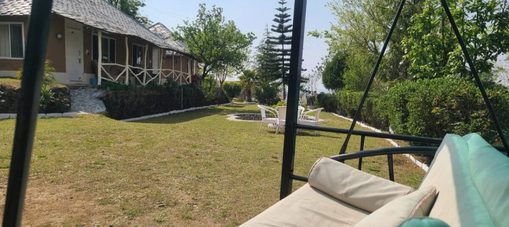Terrace/patio, Vatika Resorts Cottages, Shimla