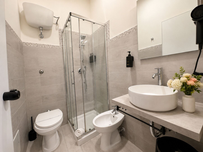 Bathroom 4, Hotel Santuario Pompei, Napoli