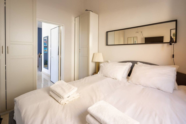 Bedroom 3, MAMAD - Bauhaus Artistic Haven by Sea N' Rent