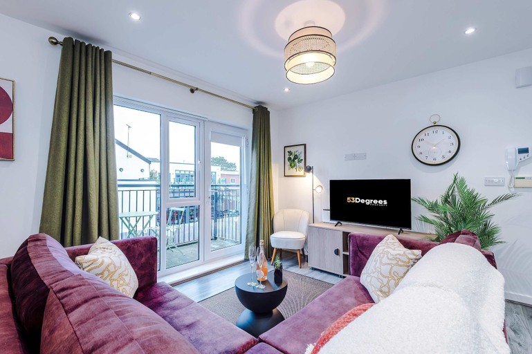 Room 3, Centrally Located Flat off Formby High Street, Sefton