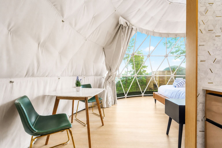 Room 3, Glamping Collective Chattanooga, Dade
