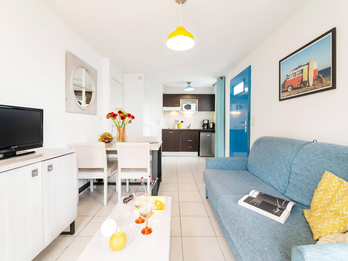 Living room 4, Coastal Comfort for a Family, Charente-Maritime