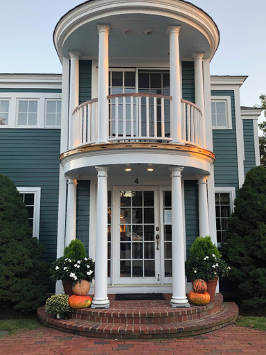Exterior & Views 1, Winstead Beach Resort, Barnstable