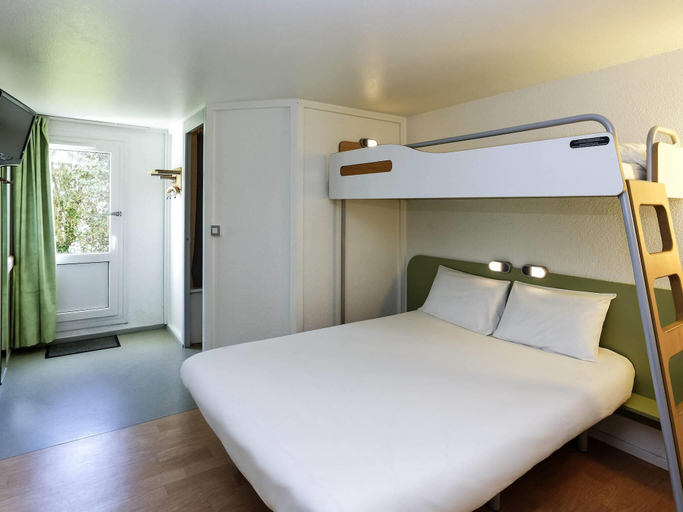 Bedroom 2, ibis budget Lorient Caudan, Morbihan