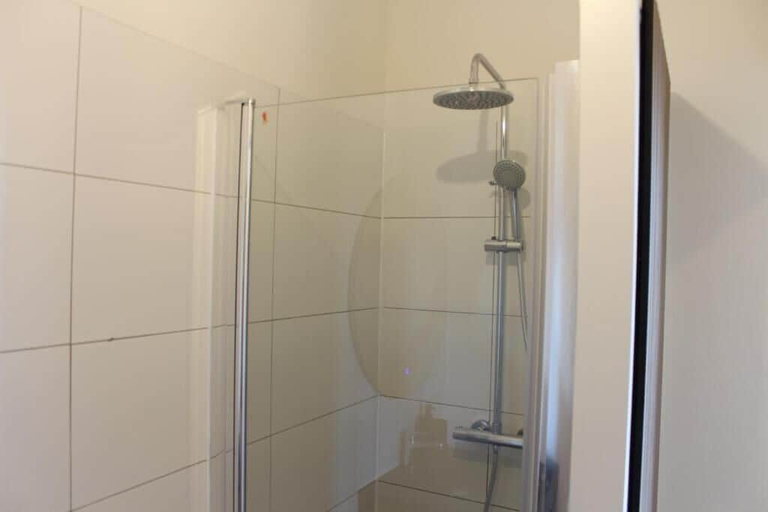 Bathroom 3, Studio & Apartments Roermond, Roermond