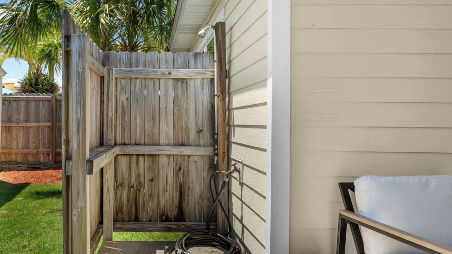 Property grounds 2, Salty Breeze 3bdr Escape, Bay