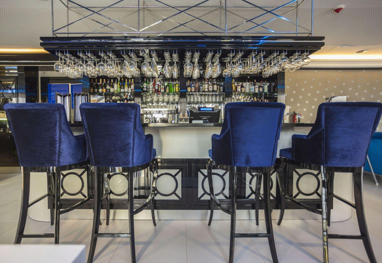 Food & Drinks 4, Vola Residence, Warsaw