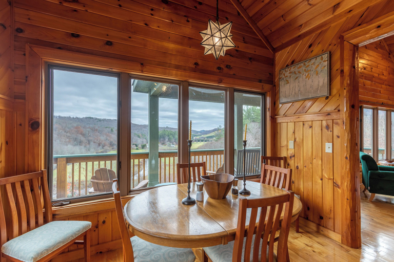 Interior 4, River View Retreat 2 Bedroom, Watauga