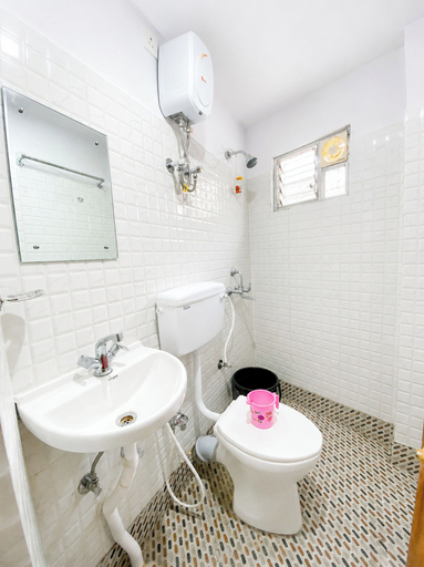 Bathroom, Hotel Whyom Palace, South 24 Parganas