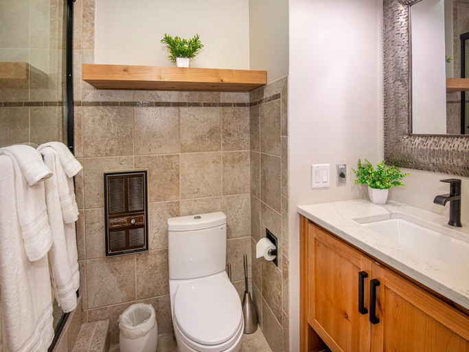Others 3, Vantage Point Condo 502, Eagle