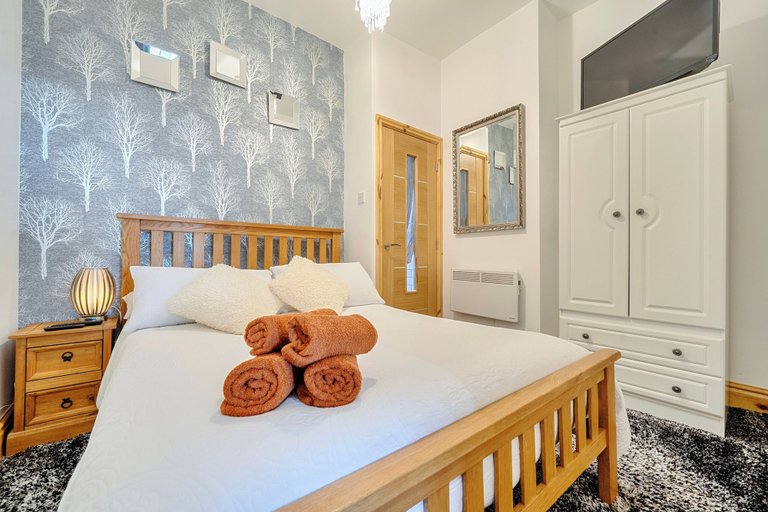 Primary image, First Floor 2-bed Apartment With Sea View, Blackpool