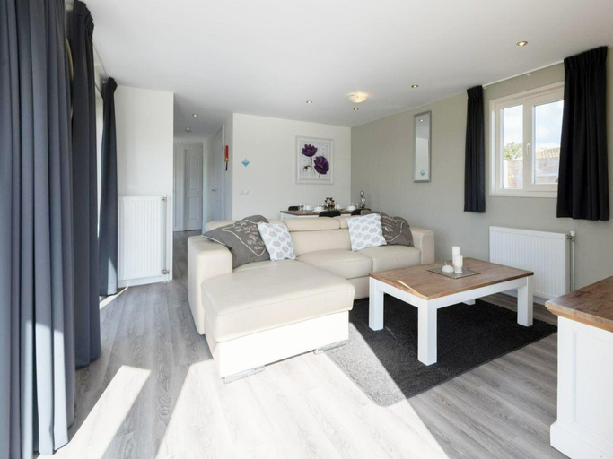 Bedroom, Comfortable chalet located in the Polder, Graft-De Rijp