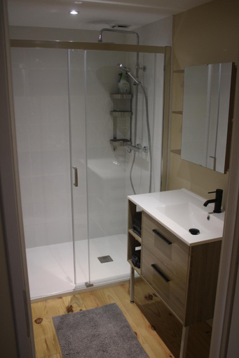 Bathroom, Domaine de Calabel, Gers