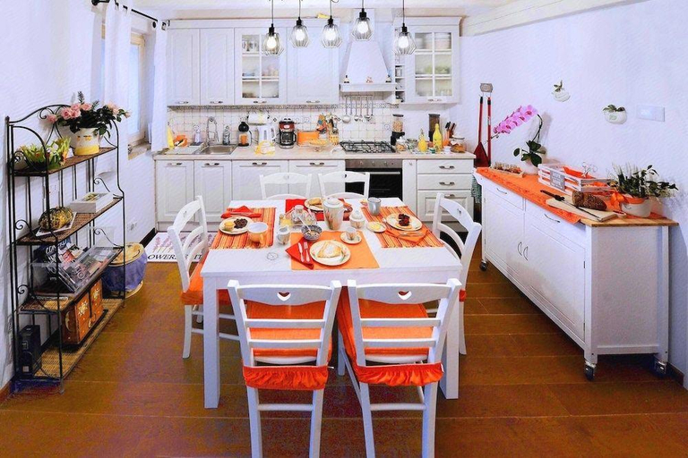 Food & Drinks 3, Lillac Cottage, Ancona