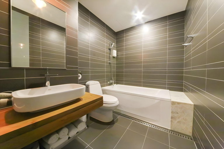 Bathroom 4, Daejeon Namoo Hotel, Yuseong
