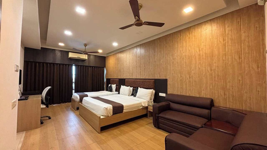 Bedroom 5, Sumitel Central Park Hotel & Banquet, Jalpaiguri