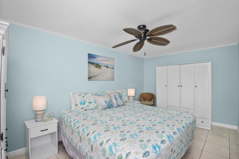 Bedroom, Crescent Shore 201, Lee