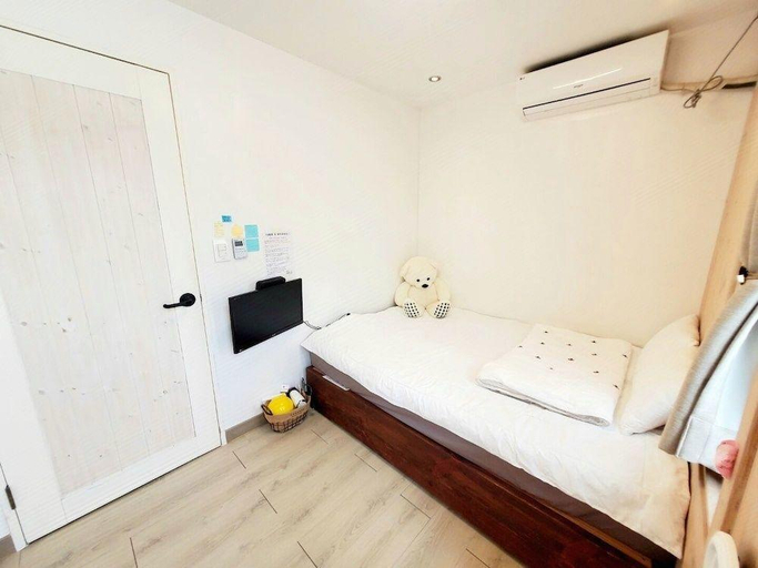 Bedroom 2, Little Prince Guest House Jeonju , Jeonju