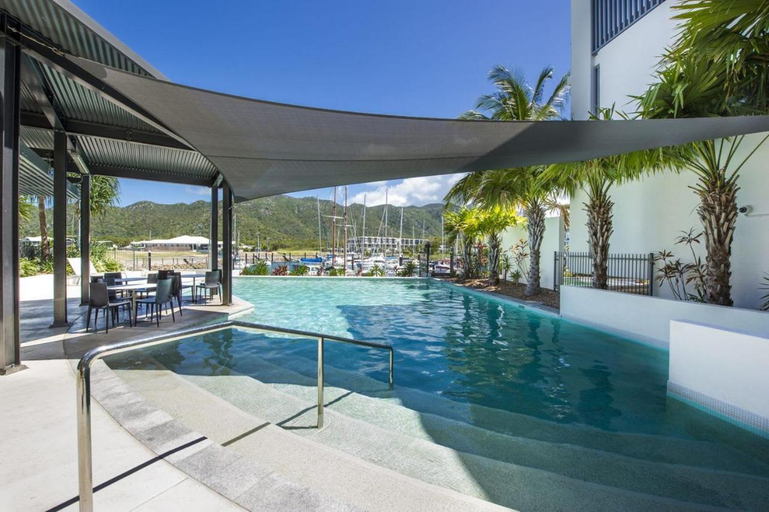 Sport & Beauty, Blue on Blue Apartment 327, Magnetic Island