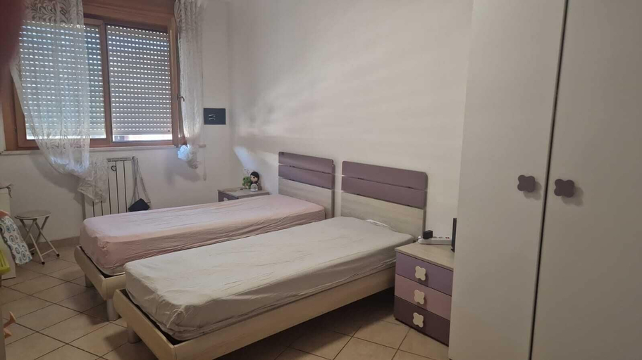 Room 5, caty house, Rome