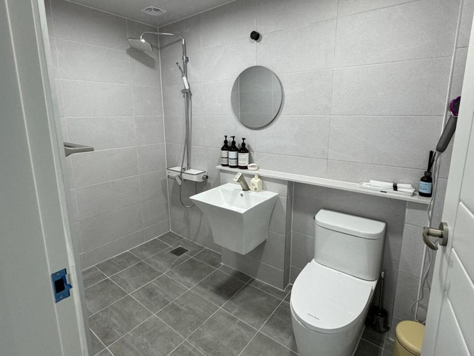 Bathroom 4, Gyeongju Stayrophy Noseo branch, Gyeongju