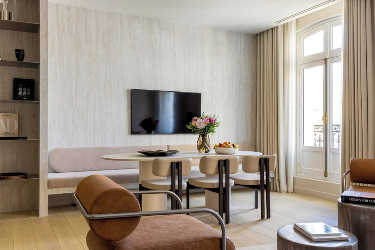 Dining 2, Luxury Flat -2br/6p- Madeleine/saint Honore, Paris