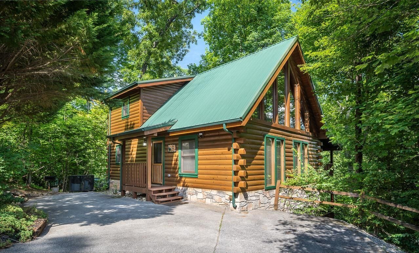 Exterior 3, Bear Essentials, Sevier