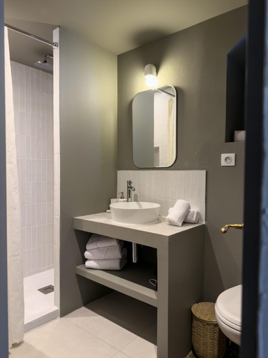 Bathroom 4, Auberge du Presbytere, Vaucluse
