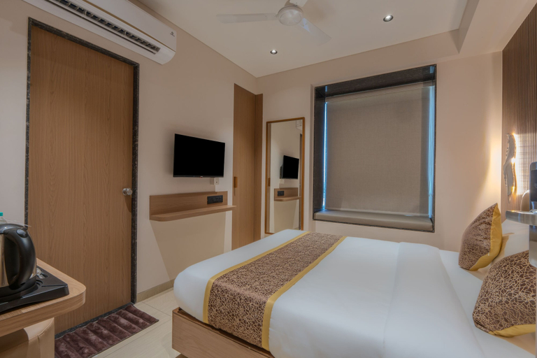 Room 3, Hotel 7 Skye, Surat
