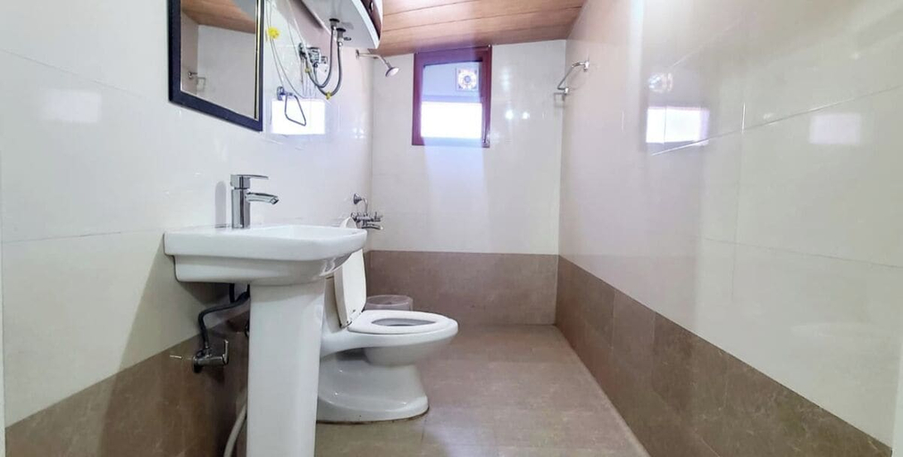Bathroom 5, Vatika Resorts Cottages, Shimla