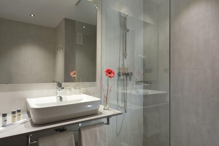 Bathroom 5, 4R Salou Park Resort I, Tarragona