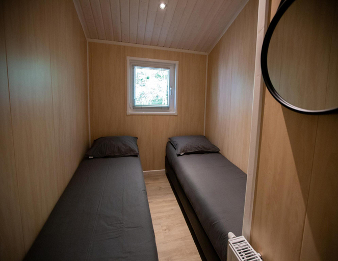 Others 2, Lodge in Brabant With Cozy Covered Terrace, Oirschot
