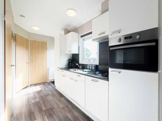 Others 5, Comfortable chalet located in the Polder, Graft-De Rijp