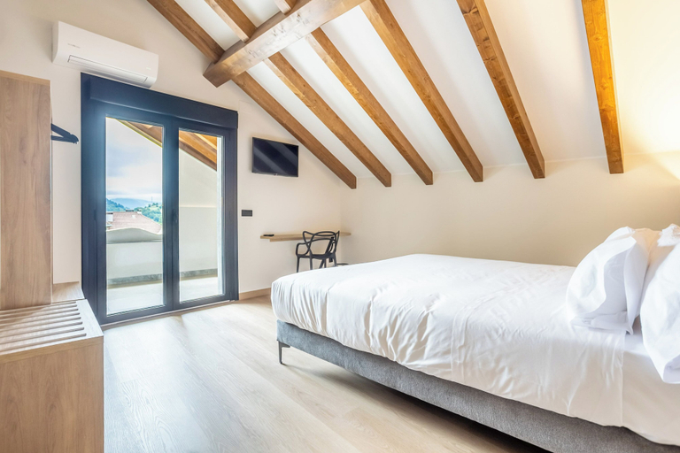 Room 2, Hotel Truita, Asturias