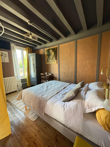 Bedroom 2, Chambres D'Hotes La Villa Alienor, Eure