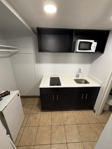 Others 5, Oroville Value Suites, Butte