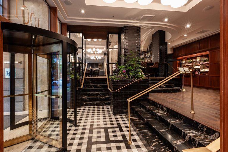 Public Area, Heathman Hotel, Multnomah