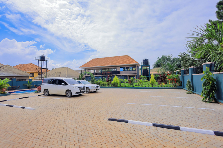 Property grounds, Port Harbor Hotel, Jinja