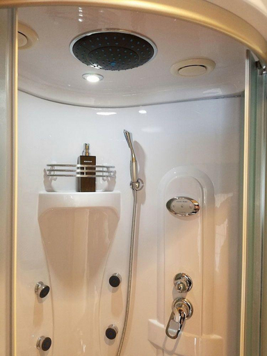 Bathroom 5, Kizan Club, Hita