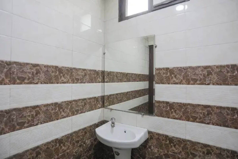 Bathroom, Fabhotel Unique Stay, Gautam Buddha Nagar