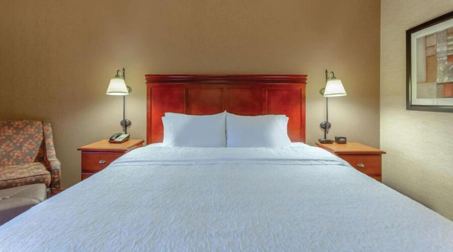 Bedroom 2, Par-A-Dice Inn, Tazewell