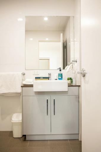 Bathroom 3, Baileys Serviced Apartments, Perth