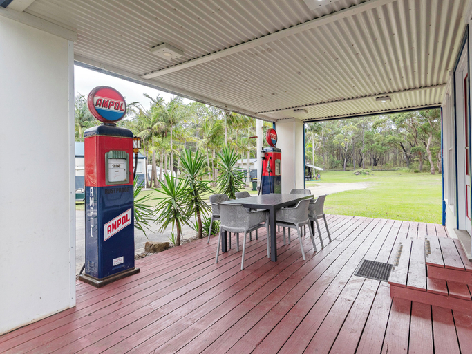 Food & Drinks 4, Wairo Beach Holiday Park, Shoalhaven - Pt B