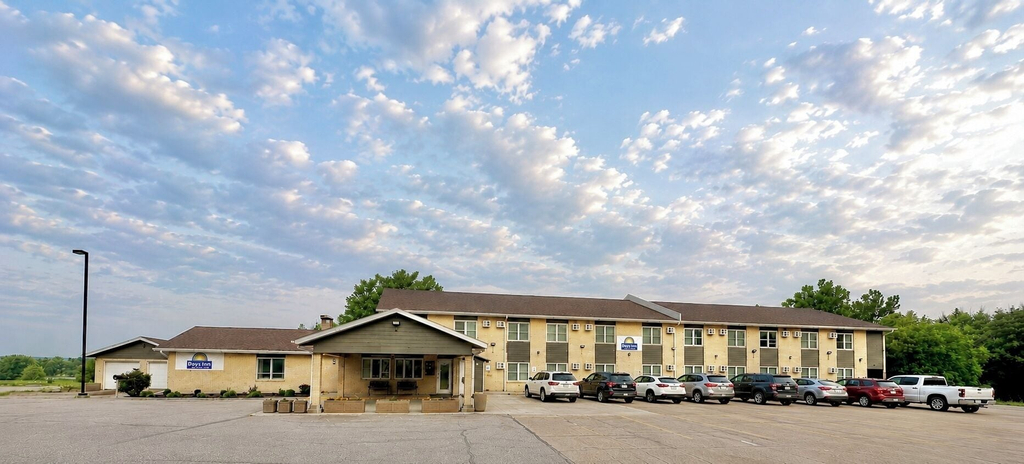 Exterior & Views 5, Days Inn by Wyndham Denison IA, Crawford